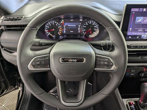 New 2026 Jeep Compass Latitude image 17