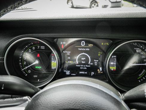 Used 2023 Jeep Wrangler Unlimited Sahara w/ Cold Weather Group AWD/4WD image 21