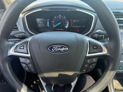 Used 2019 Ford Fusion Titanium FWD image 7