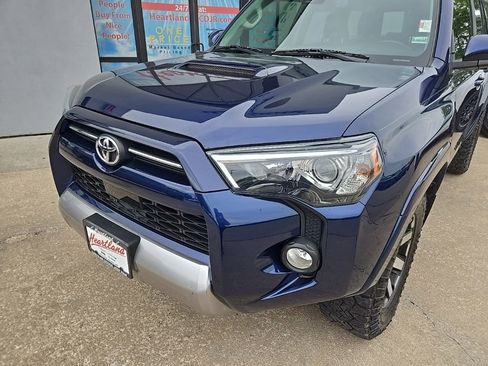 Used 2020 Toyota 4Runner TRD Off-Road Premium w/ Moonroof Package AWD/4WD image 18