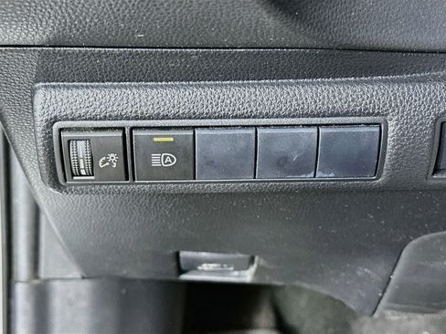 Used 2020 Toyota Corolla LE FWD image 17