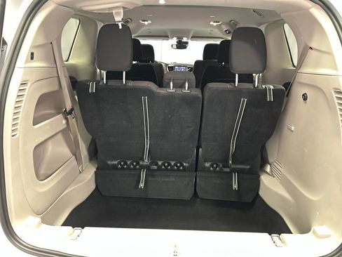 Used 2024 Chrysler Voyager LX image 25