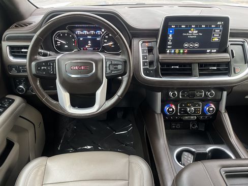 Used 2021 GMC Yukon XL SLT w/ SLT Luxury Package AWD/4WD image 16