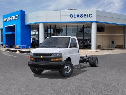 New 2025 Chevrolet Express 3500 w/ Power Convenience Package image 32