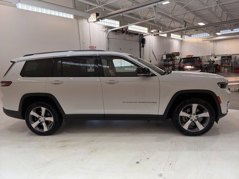 Used 2021 Jeep Grand Cherokee L Limited w/ Trailer Tow Group (B) image 5
