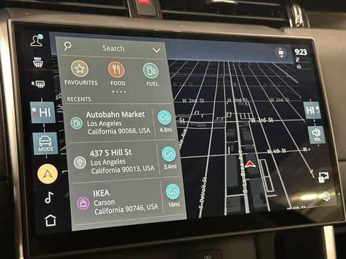 Used 2025 Land Rover Discovery Sport S image 21