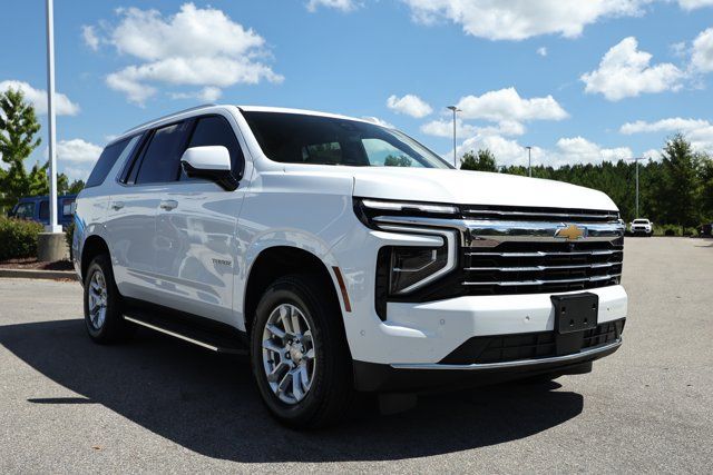 Used 2025 Chevrolet Tahoe LT AWD/4WD image 3