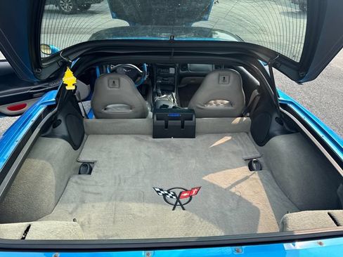 Used 1998 Chevrolet Corvette Coupe RWD image 23