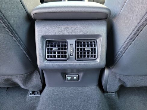 Used 2025 Toyota Camry SE FWD image 16