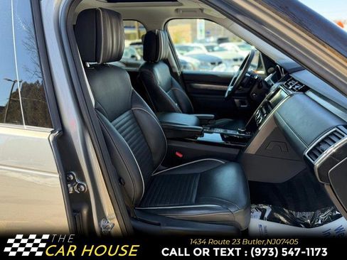 Used 2017 Land Rover Discovery First Edition image 23