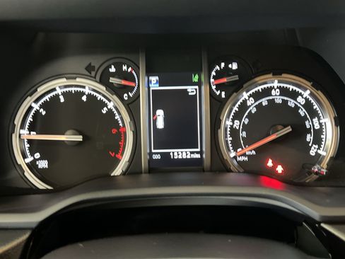 Used 2024 Toyota 4Runner TRD Off-Road Premium w/ Off Road Premium Plus Package AWD/4WD image 16