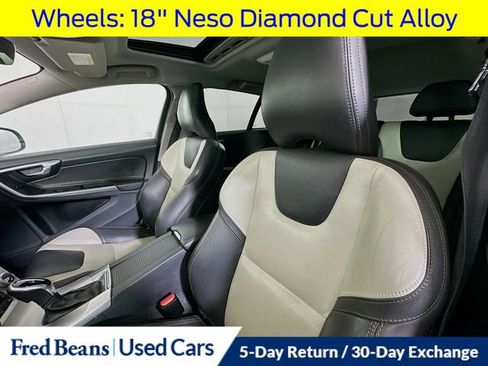 Used 2017 Volvo V60 T5 Cross Country w/ Convenience Package image 24