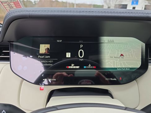 New 2026 Land Rover Range Rover SE image 19