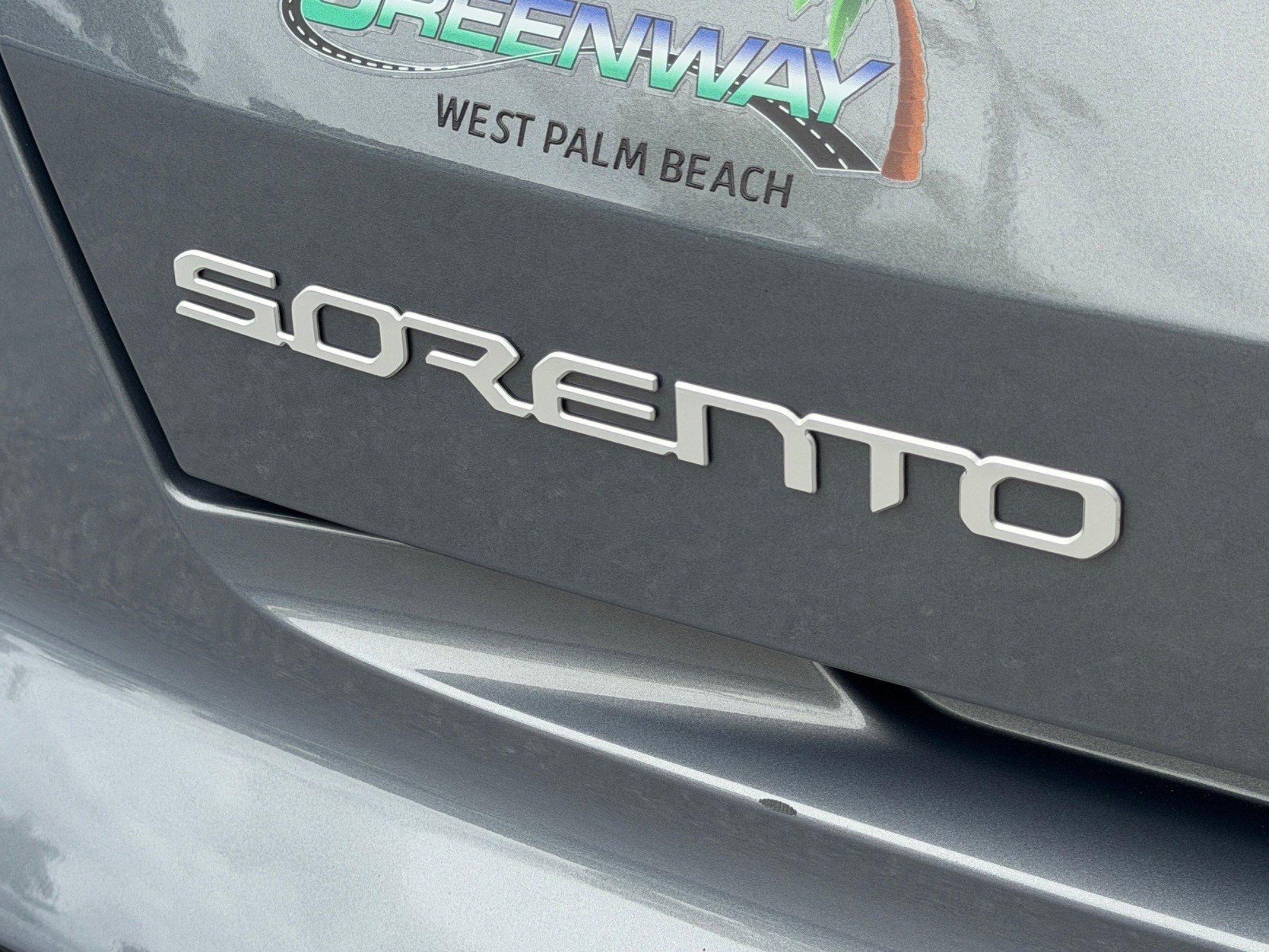 Used 2023 Kia Sorento S FWD image 16