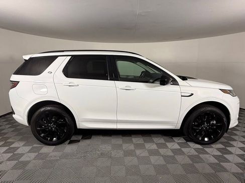 Used 2025 Land Rover Discovery Sport S image 9