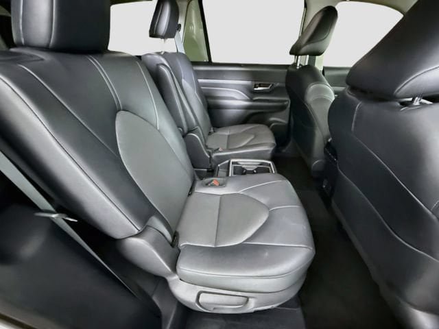 Certified 2025 Toyota Grand Highlander FWD image 29