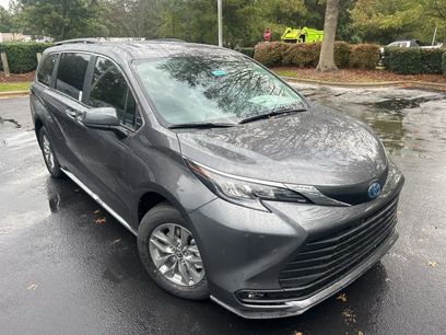 New 2025 Toyota Sienna XLE