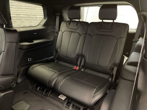 New 2025 Jeep Grand Cherokee L Limited image 17