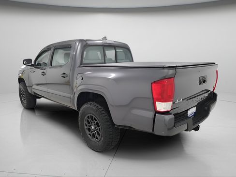 Used 2016 Toyota Tacoma SR w/ Towing Package AWD/4WD image 5