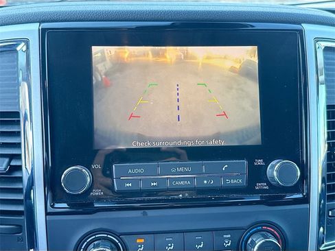 Used 2021 Nissan Titan SV image 11