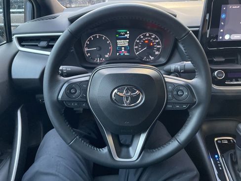 Used 2025 Toyota Corolla SE w/ Convenience Package image 19