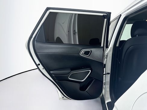 Used 2022 Kia Soul LX w/ Technology Package image 25