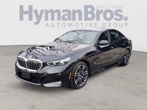 Used 2024 BMW 530i xDrive w/ M Sport Package image 7