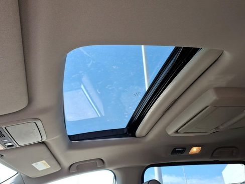 Used 2023 Honda Odyssey Elite image 11