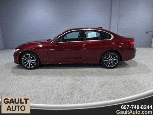 Used 2022 BMW 330i xDrive Sedan w/ Premium Package image 5