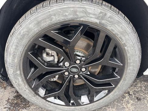 Used 2022 Land Rover Range Rover Evoque R-Dynamic SE image 30