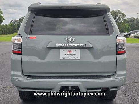 Used 2022 Toyota 4Runner TRD Sport AWD/4WD image 4