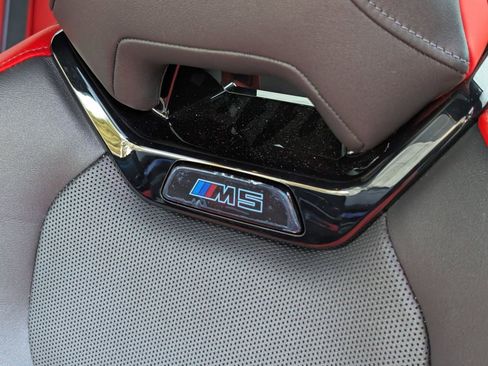 Used 2025 BMW M5 w/ Carbon Package image 20