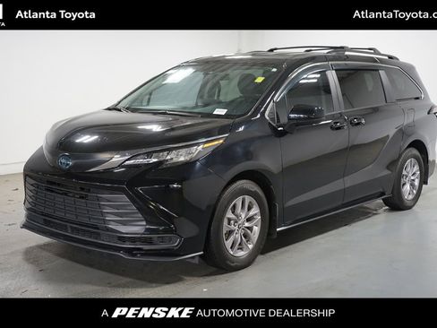 Used 2022 Toyota Sienna LE FWD image 1