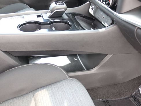 Used 2023 Nissan Rogue SV FWD image 23