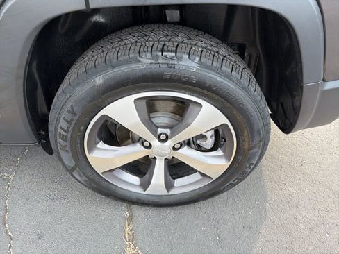 Used 2021 Jeep Cherokee Limited w/ Elite Package image 9