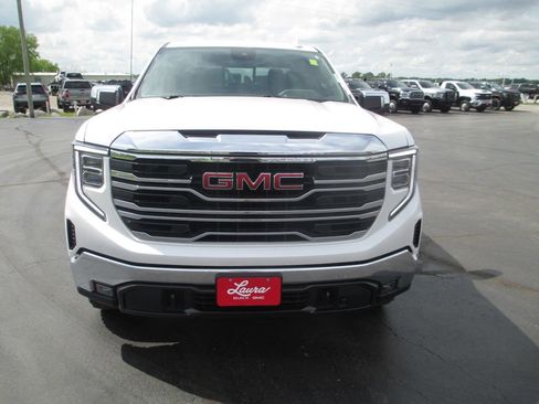 Used 2023 GMC Sierra 1500 SLT w/ SLT Convenience Package AWD/4WD image 14
