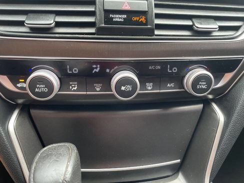 Used 2018 Honda Accord LX image 29