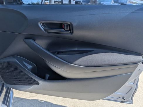 Used 2025 Toyota Corolla LE image 34
