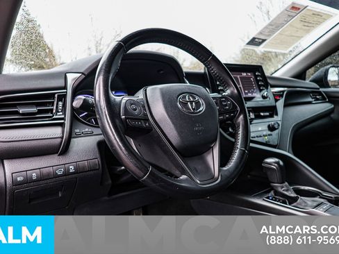 Used 2022 Toyota Camry SE image 23