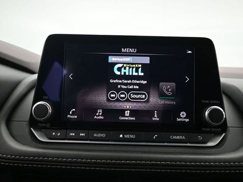 Used 2023 Nissan Rogue SV image 16