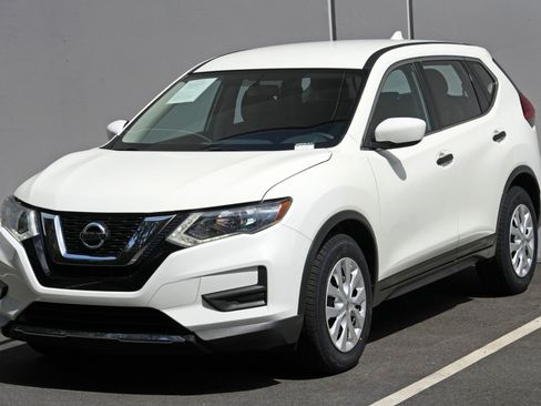Used 2017 Nissan Rogue S AWD/4WD image 39