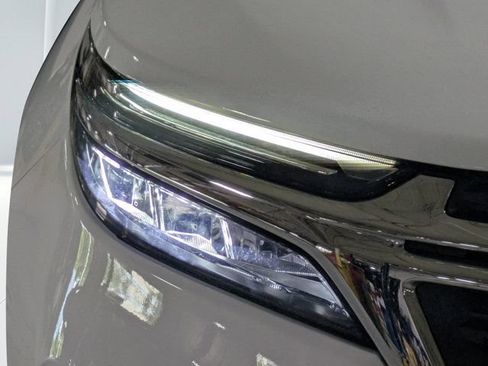 Used 2023 Chevrolet Equinox LT w/ LPO, Floor Liner Package AWD/4WD image 9