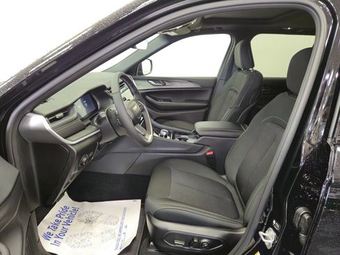 New 2026 Jeep Grand Cherokee Laredo X AWD/4WD image 3