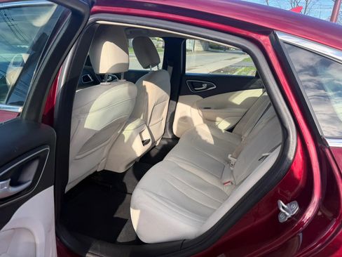Used 2015 Chrysler 200 Limited w/ Convenience Group image 27