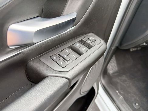 New 2026 RAM 1500 4x4 Crew Cab image 19