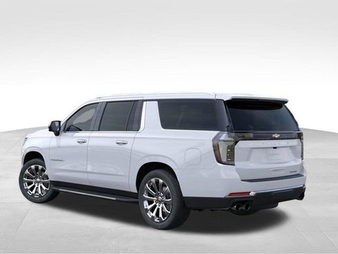 New 2026 Chevrolet Suburban Premier image 3