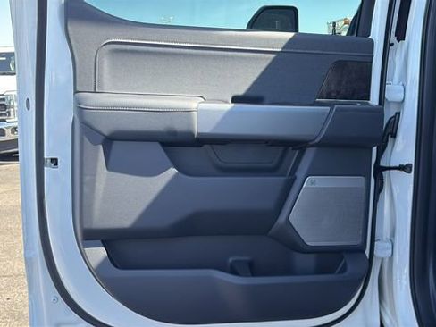 New 2026 Ford F250 Lariat w/ Black Appearance Package AWD/4WD image 14