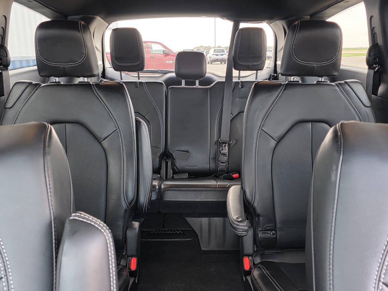 Used 2025 Chrysler Pacifica Select FWD image 20