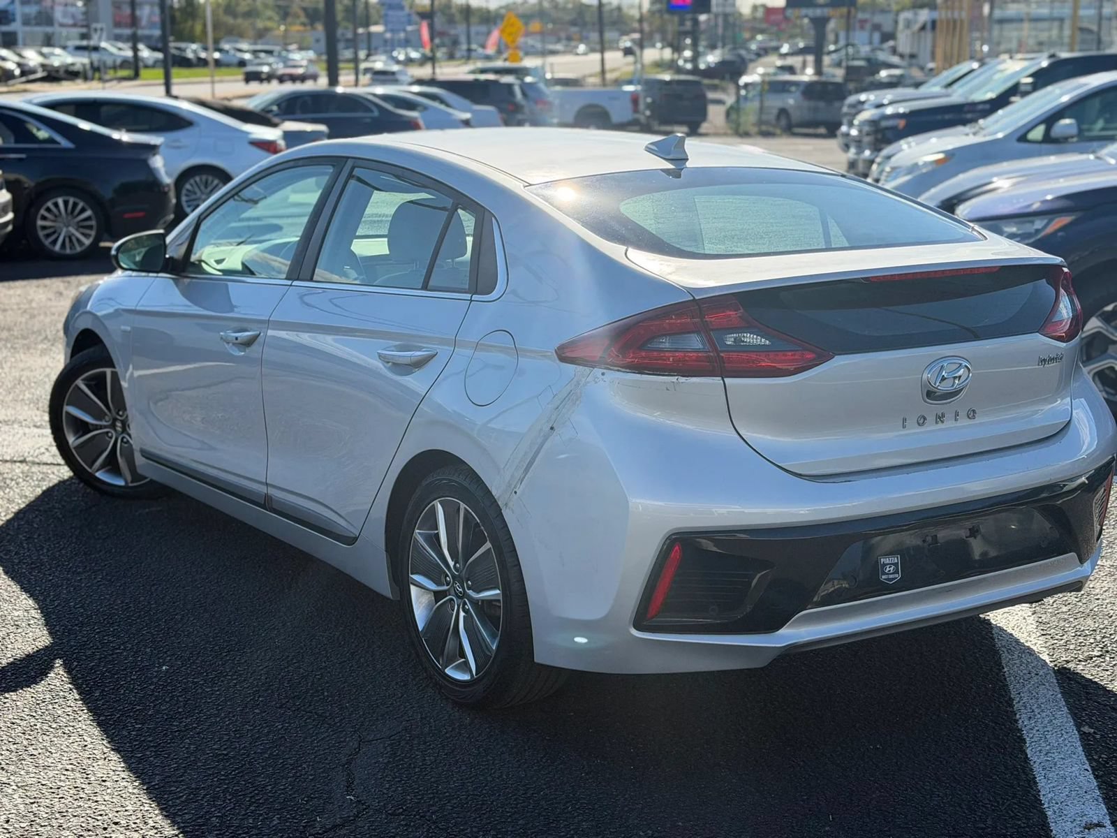 Used 2018 Hyundai Ioniq Limited w/ Limited Ultimate Package 03 FWD image 3