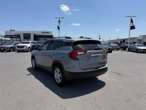 Used 2023 GMC Terrain SLE w/ Driver Convenience Package FWD image 7